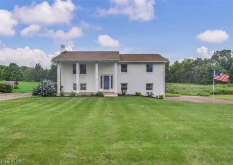 2661 Eaver Street NW Uniontown OH 44685