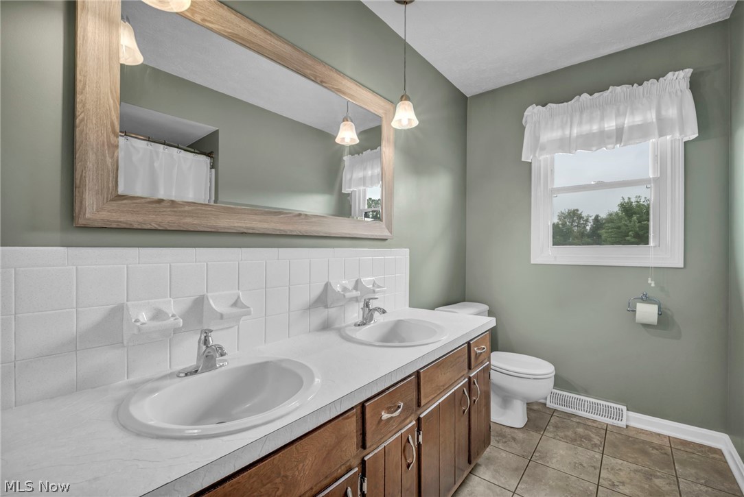 2661 Eaver Street NW Uniontown OH 44685