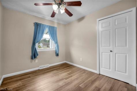 2661 Eaver Street NW Uniontown OH 44685