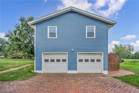 2661 Eaver Street NW Uniontown OH 44685