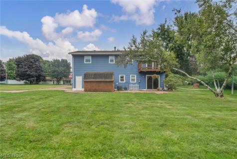 2661 Eaver Street NW Uniontown OH 44685