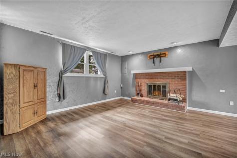 2661 Eaver Street NW Uniontown OH 44685