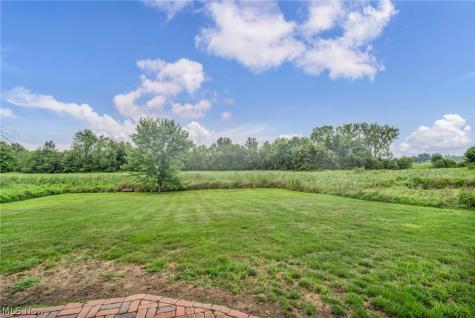 2661 Eaver Street NW Uniontown OH 44685