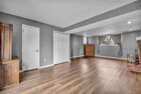 2661 Eaver Street NW Uniontown OH 44685
