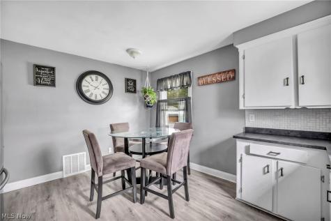 15805 Grant Avenue Maple Heights OH 44137