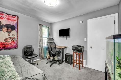 15805 Grant Avenue Maple Heights OH 44137