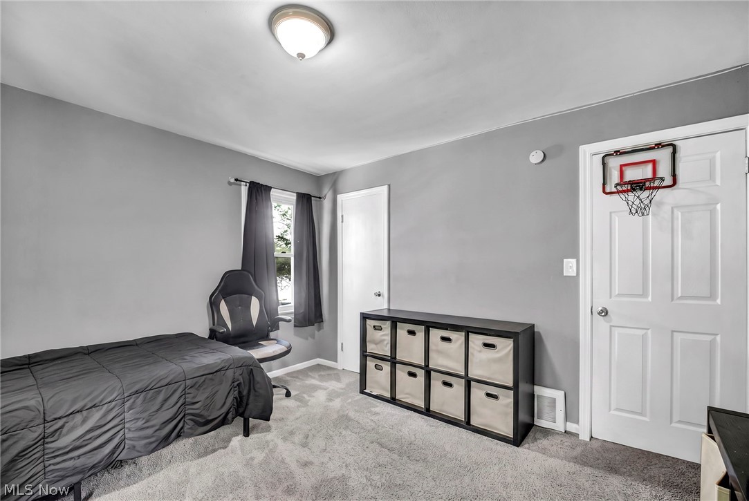 15805 Grant Avenue Maple Heights OH 44137