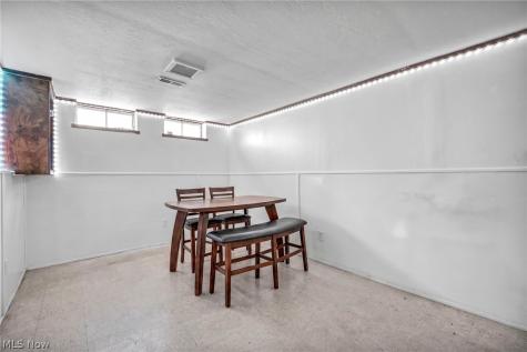 15805 Grant Avenue Maple Heights OH 44137