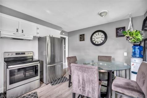 15805 Grant Avenue Maple Heights OH 44137