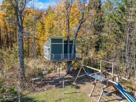 2510 Ridge Road Hinckley OH 44233