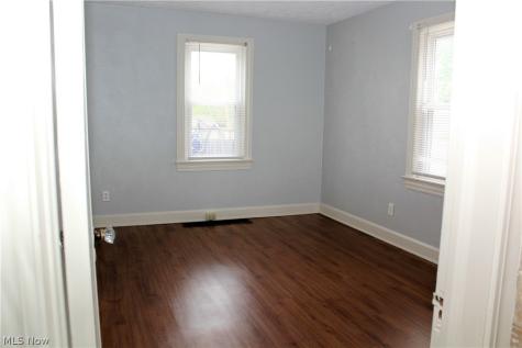 323 S Hazelwood Avenue Youngstown OH 44509
