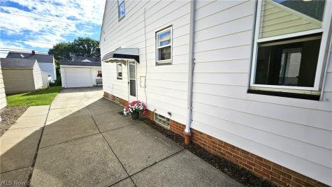5157 E 113th Street Garfield Heights OH 44125