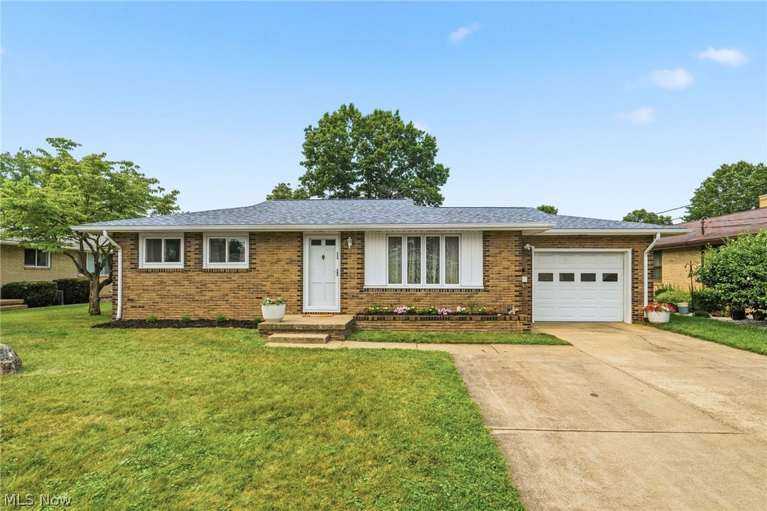 229 Kennedy Street Louisville OH 44641