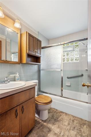 229 Kennedy Street Louisville OH 44641