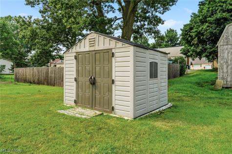 229 Kennedy Street Louisville OH 44641