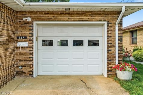 229 Kennedy Street Louisville OH 44641