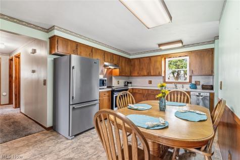 229 Kennedy Street Louisville OH 44641