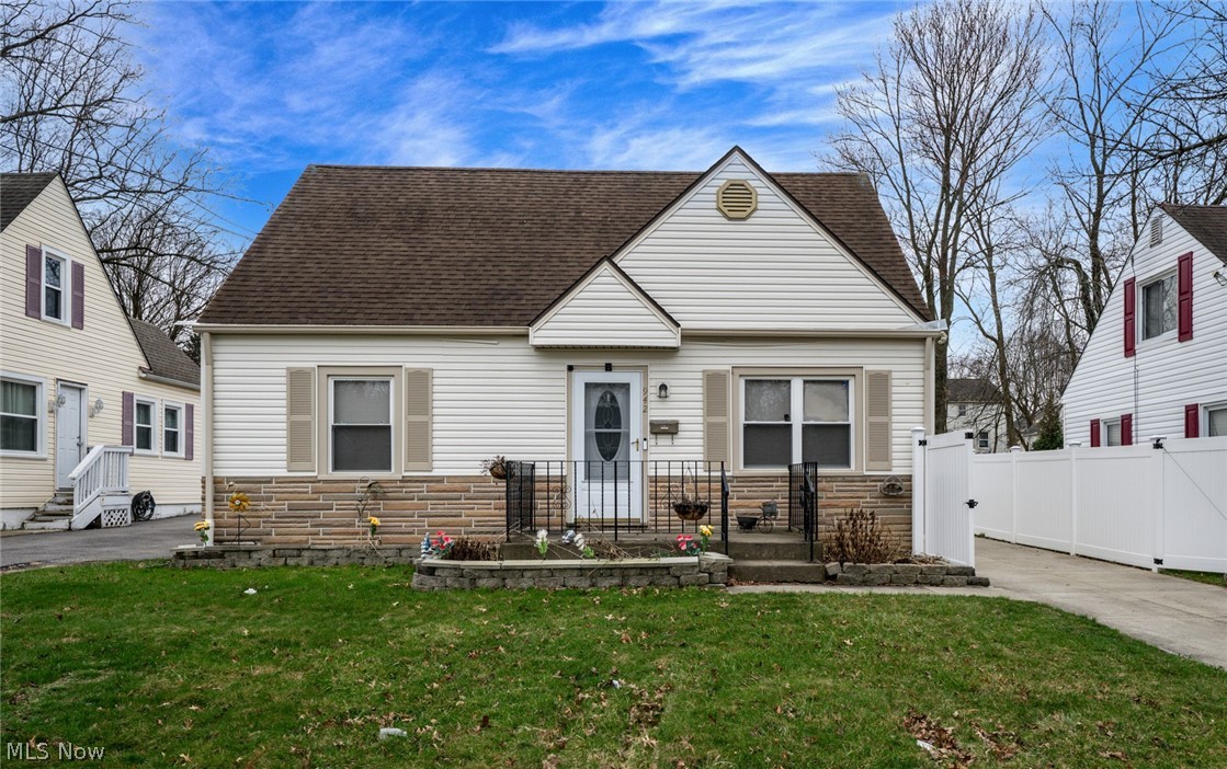 942 E Archwood Avenue Akron OH 44306