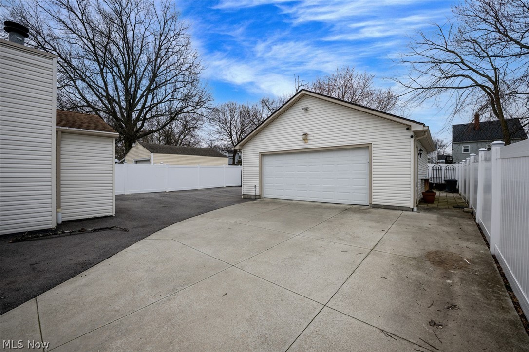 942 E Archwood Avenue Akron OH 44306