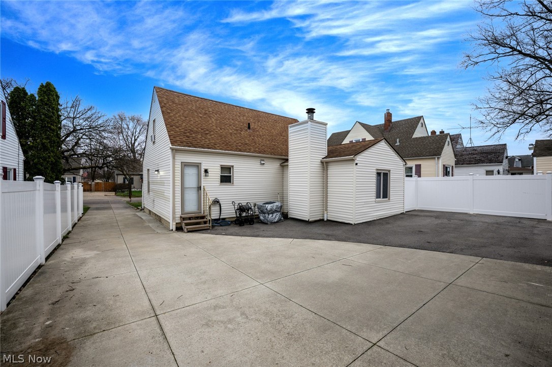 942 E Archwood Avenue Akron OH 44306