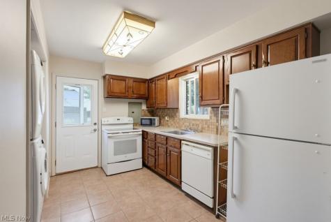 2568 9th Court Cuyahoga Falls OH 44221