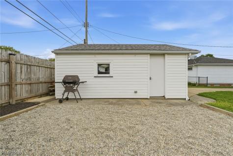 4728 Brookhigh Drive Brooklyn OH 44144