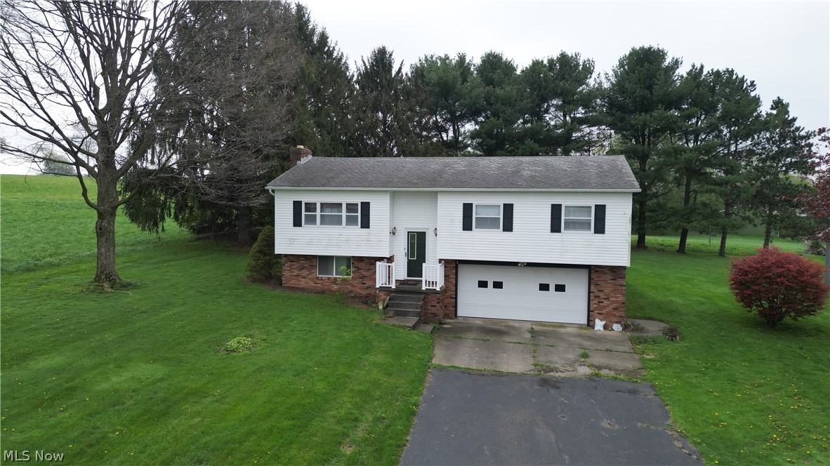4446 S Carr Road Apple Creek OH 44606