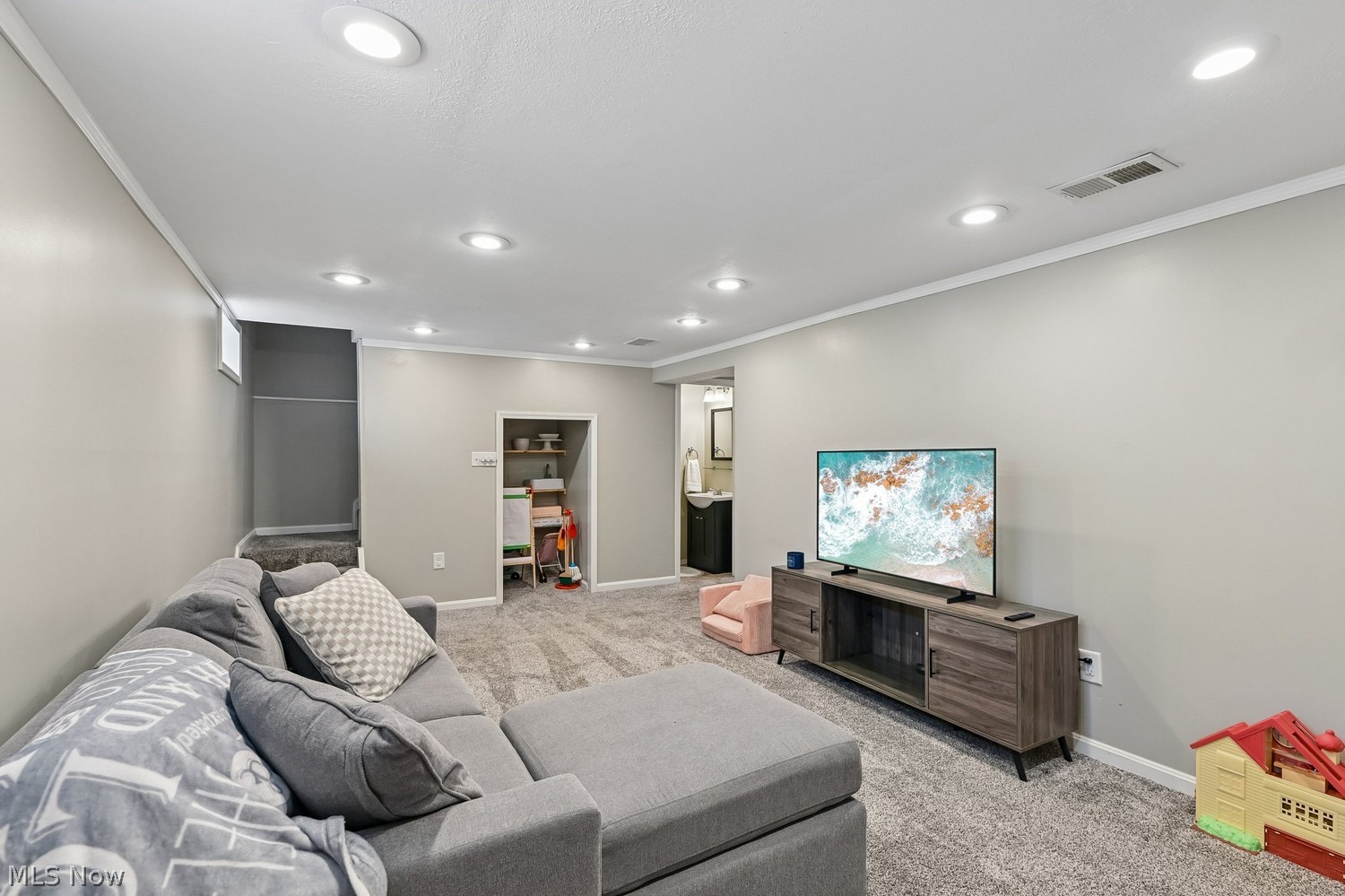 23727 Russell Road Bay Village OH 44140