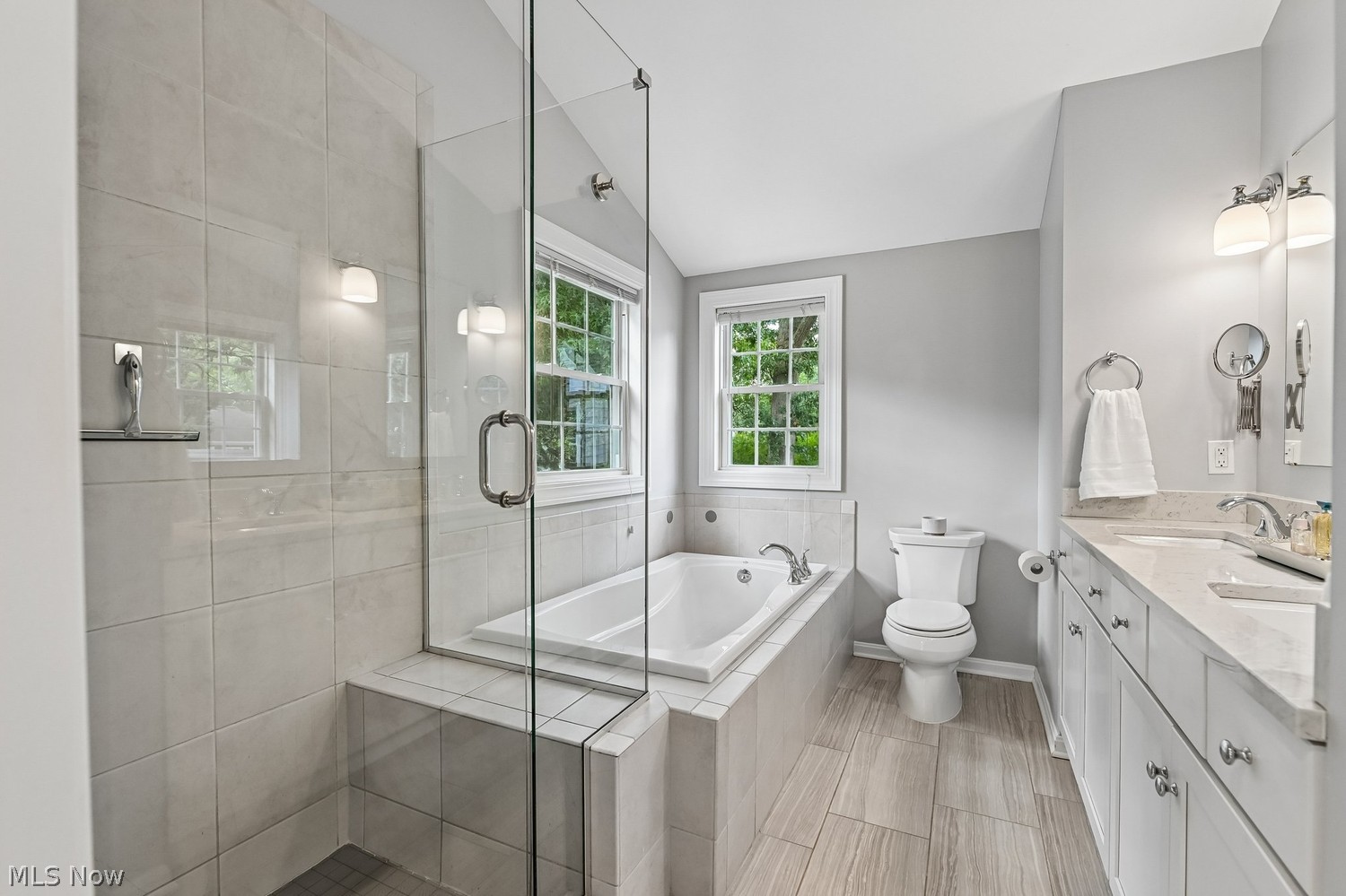 23727 Russell Road Bay Village OH 44140