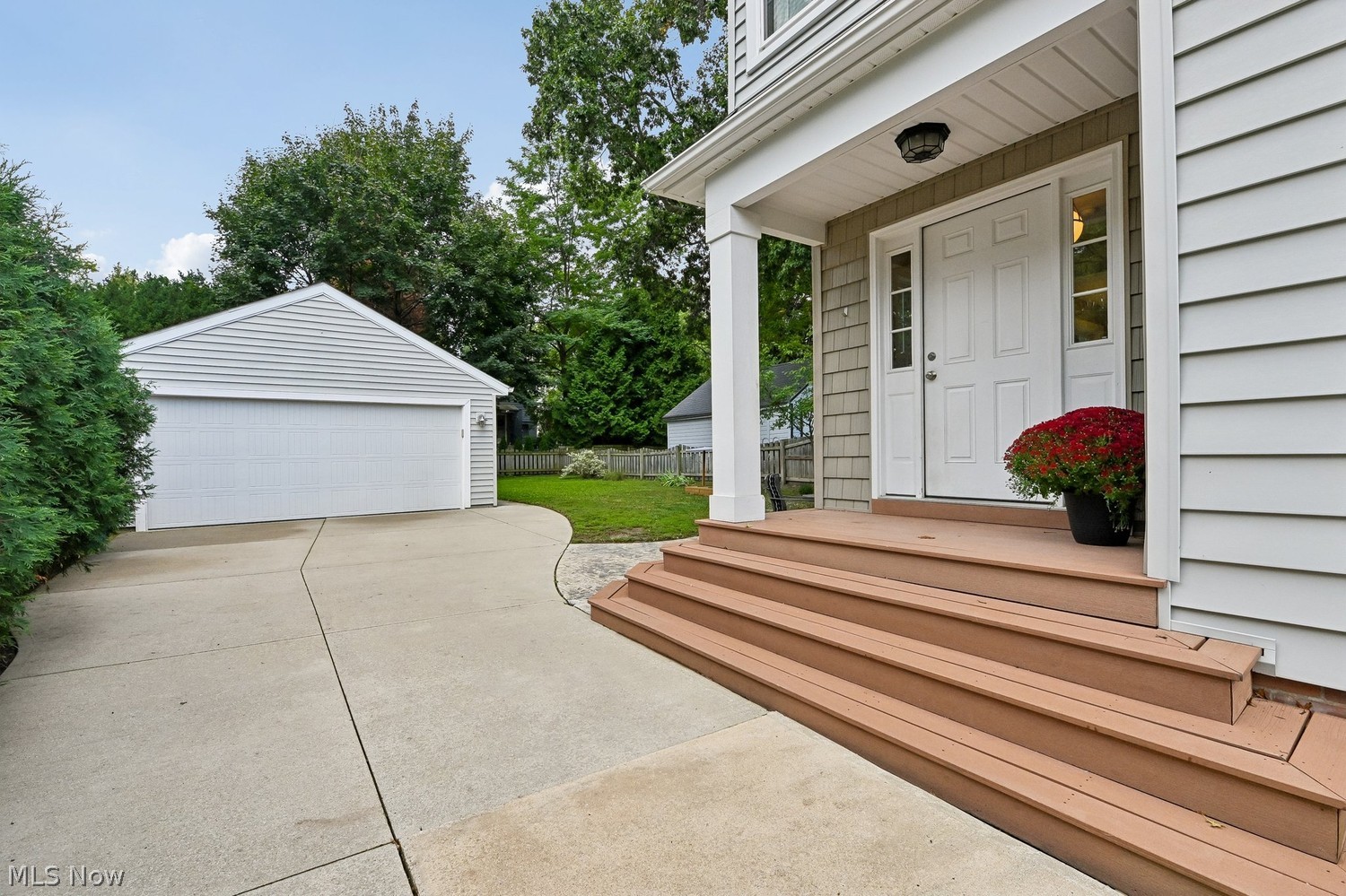 23727 Russell Road Bay Village OH 44140