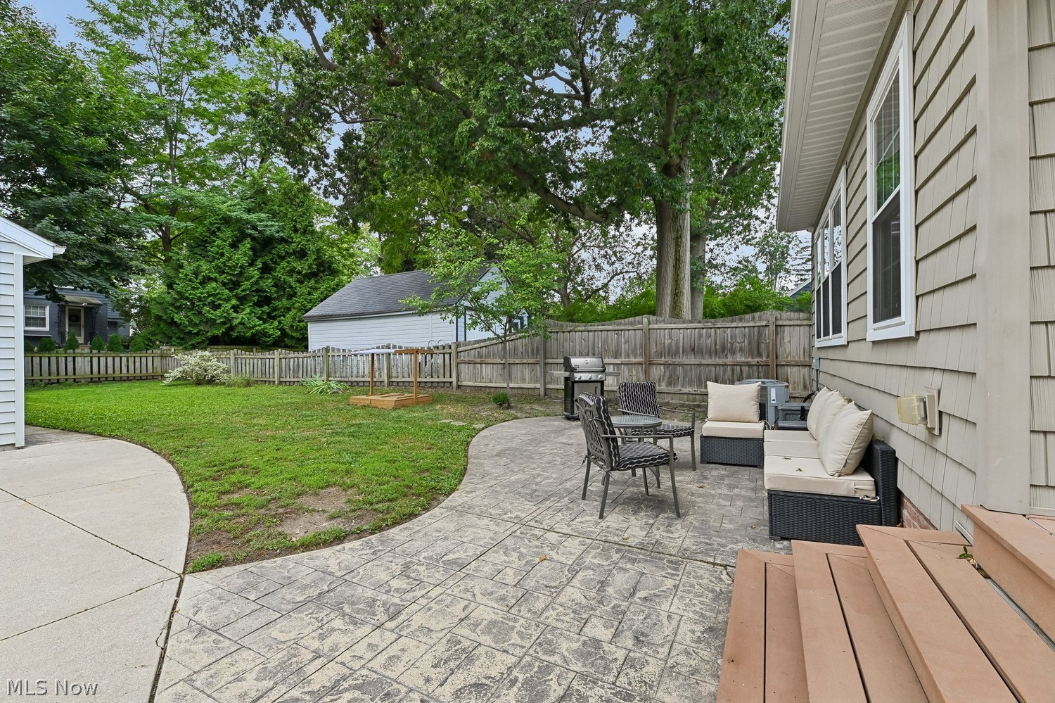 23727 Russell Road Bay Village OH 44140