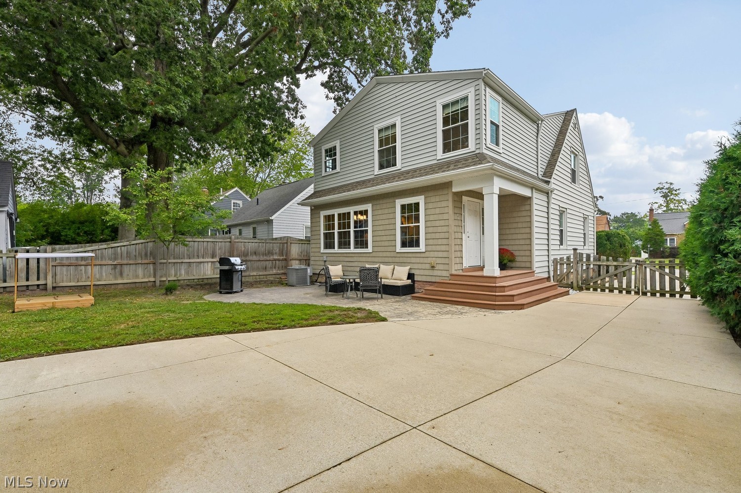 23727 Russell Road Bay Village OH 44140