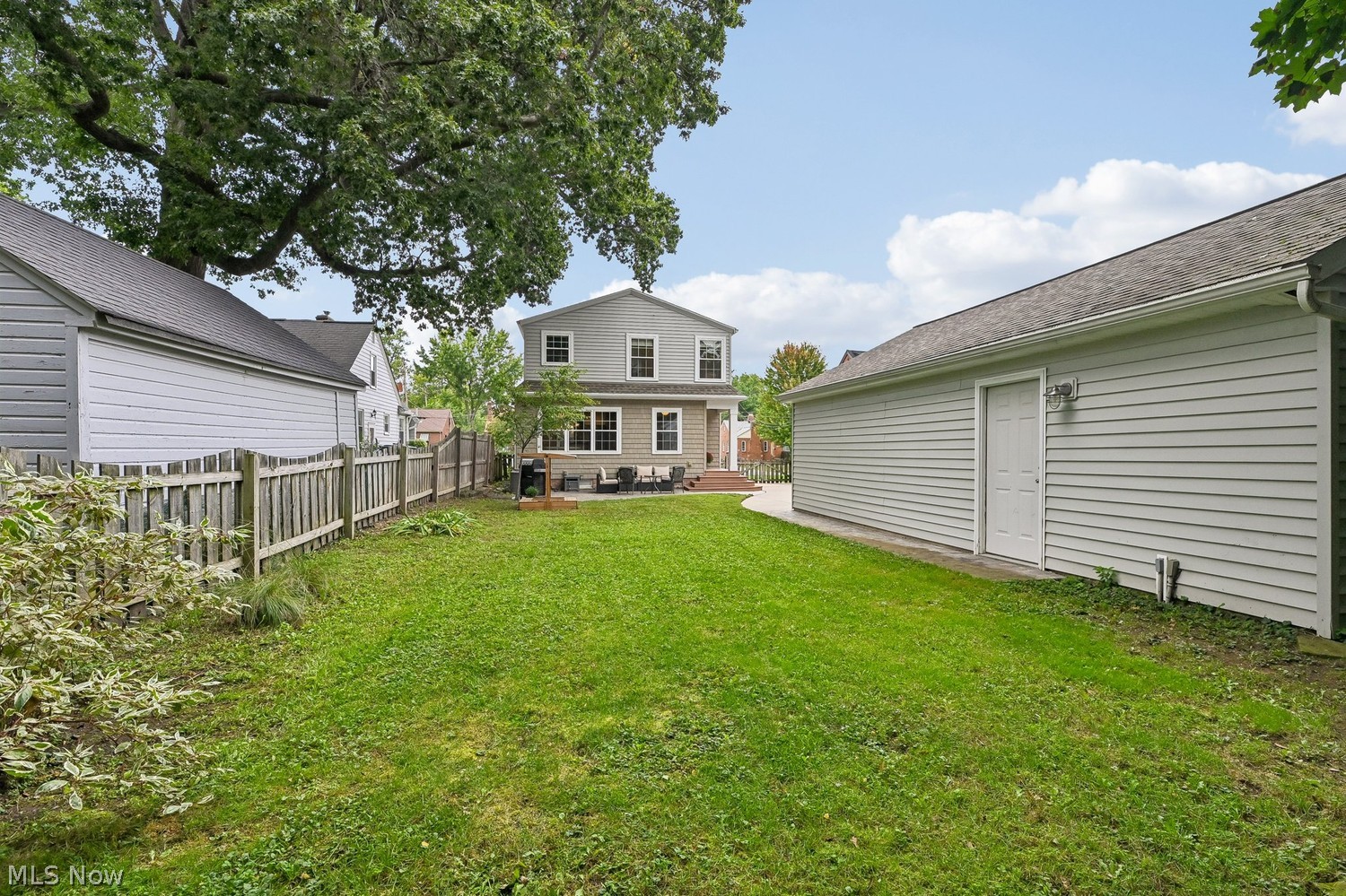 23727 Russell Road Bay Village OH 44140