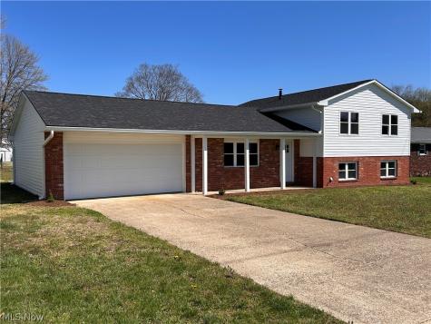 114 Devol Drive Marietta OH 45750