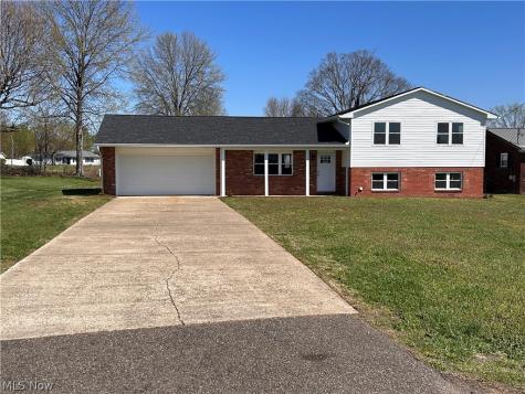 114 Devol Drive Marietta OH 45750