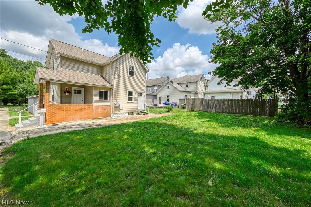 353 3rd Street NW Barberton OH 44203