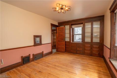 79 Beck Avenue Akron OH 44302
