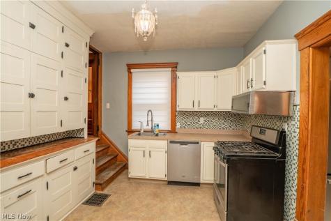 79 Beck Avenue Akron OH 44302