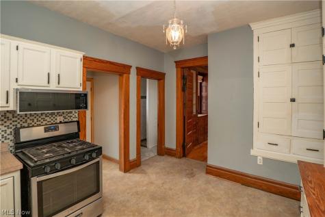 79 Beck Avenue Akron OH 44302