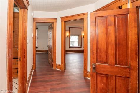 79 Beck Avenue Akron OH 44302