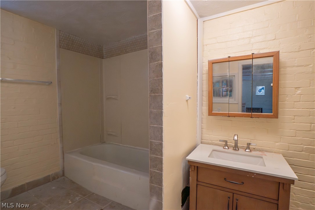 79 Beck Avenue Akron OH 44302