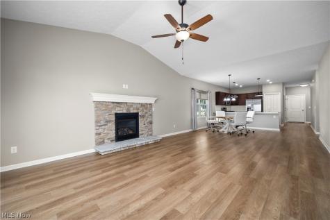 132 Acorn Lane Elyria OH 44035