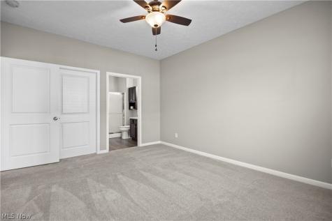 132 Acorn Lane Elyria OH 44035