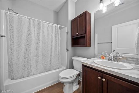 132 Acorn Lane Elyria OH 44035