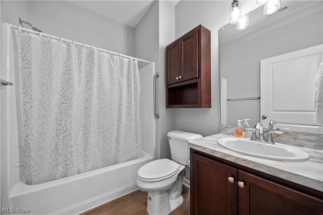 132 Acorn Lane Elyria OH 44035
