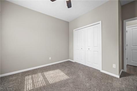 132 Acorn Lane Elyria OH 44035