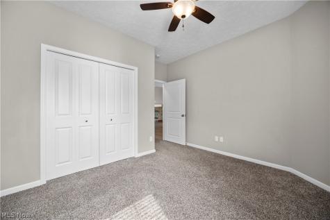 132 Acorn Lane Elyria OH 44035