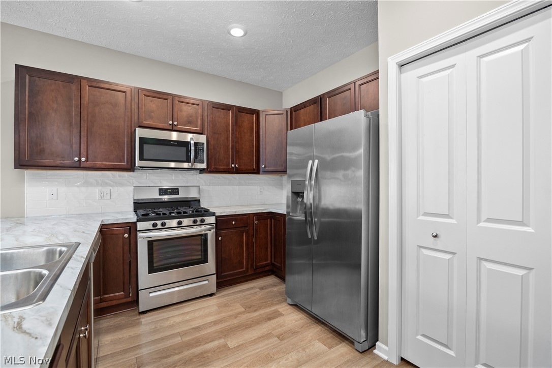 132 Acorn Lane Elyria OH 44035