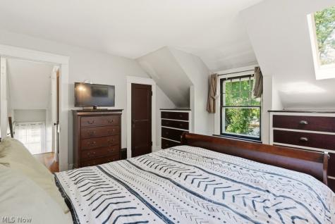 20675 Almar Drive Shaker Heights OH 44122