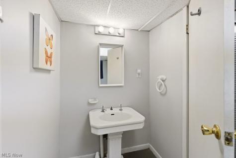 20675 Almar Drive Shaker Heights OH 44122